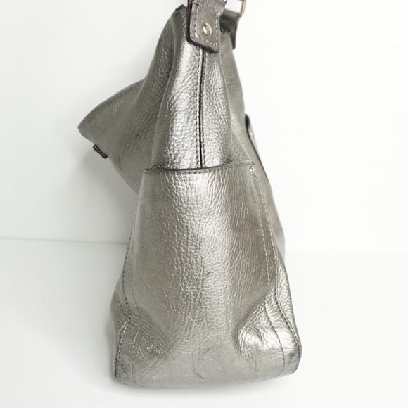 🚨 SOLD 🚨 Kate Spade | Metallic Silver Handbag - Picture 3 of 8